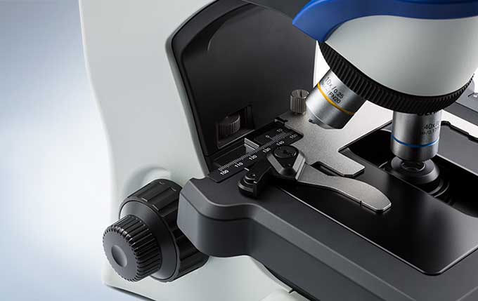 奥林巴斯CX43显微镜符合人体工程学的定位旋钮